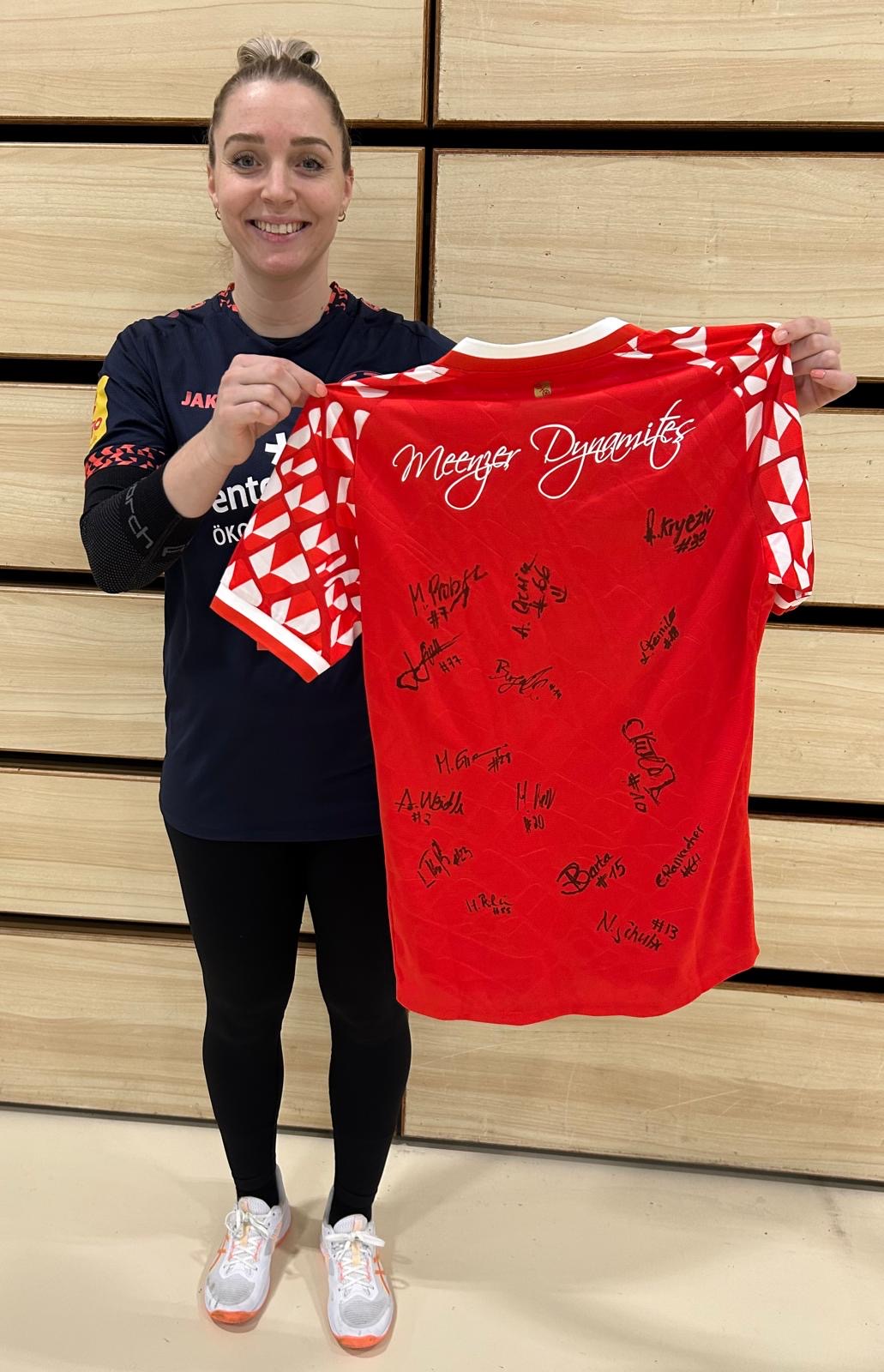 1 signiertes Trikot der Meenzer Dynamites