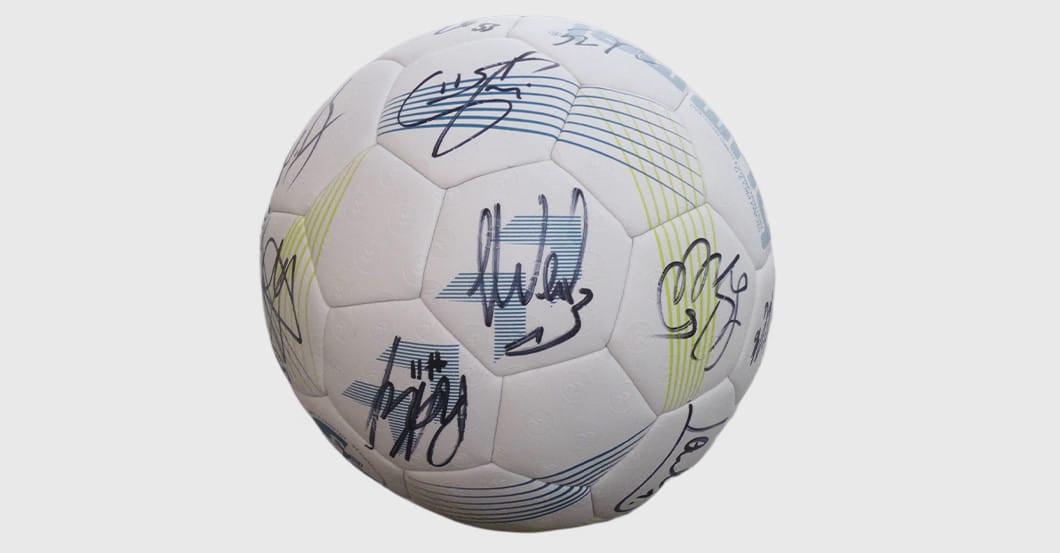 1. Handball THW Kiel mit Spieler-Unterschriften