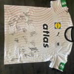 4. Trikot Handball A-Nationalmannschaft Herren mit Spieler-Unterschriften