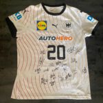 5. Trikot Handball A-Nationalmannschaft Damen mit Spieler-Unterschriften