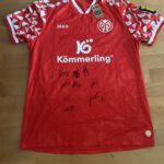 6. Trikot Bundesliga Mainz 05 mit Spieler-Unterschriften